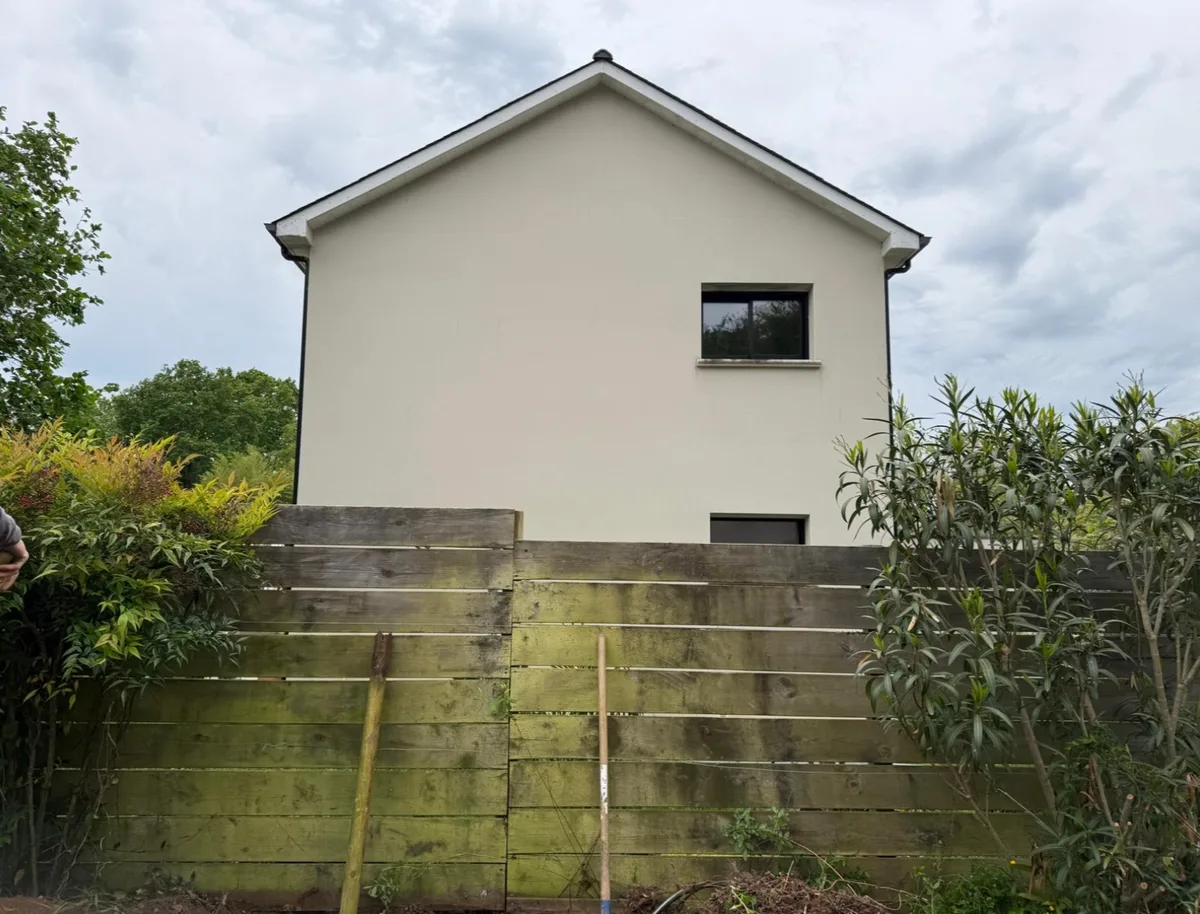 Jardin impeccable après entretien paysagiste — MFB Paysage Nantes